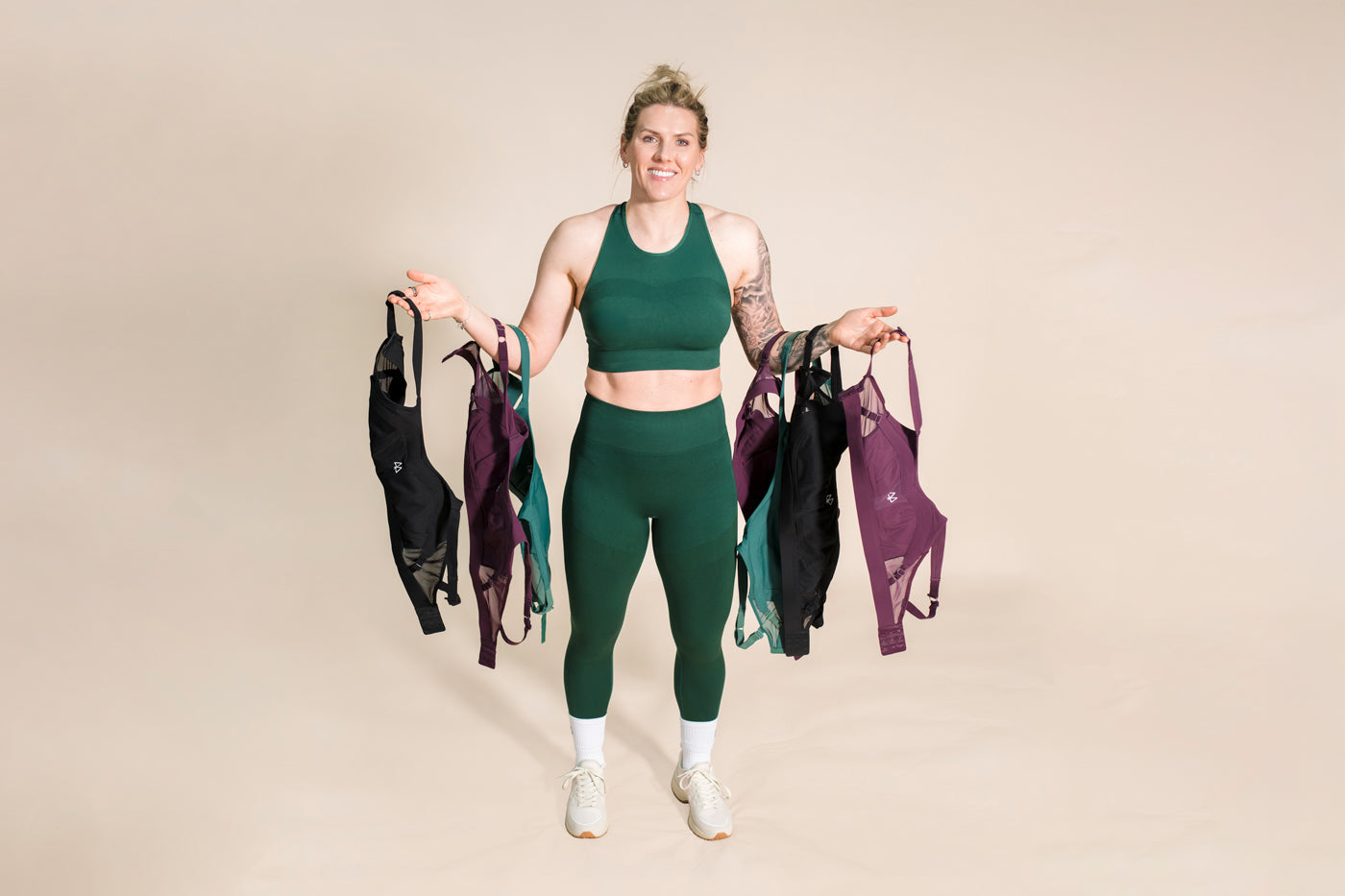 Millie_Bright_with_Maaree_sports_bras_wearing_seamless_green_bra_and_leggings